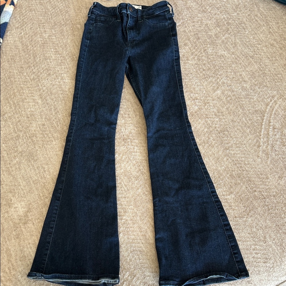 💙 Hollister flare jeans